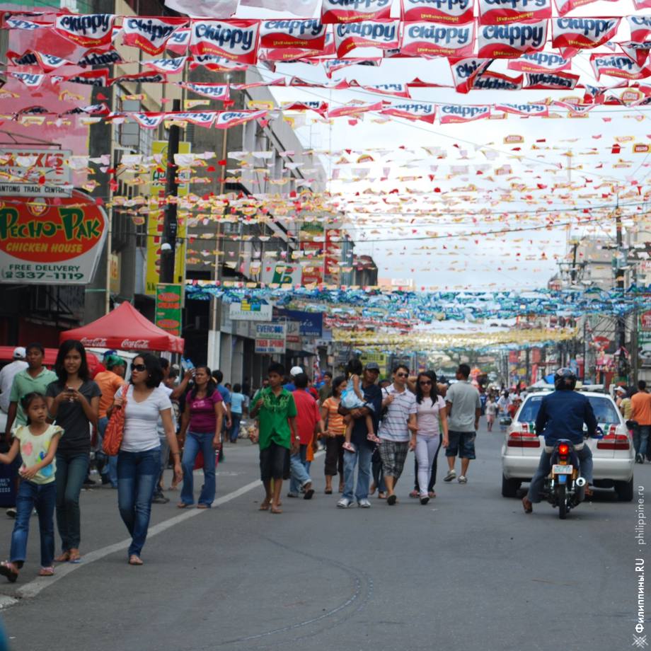 Улицы, украшенные к фестивалю Динагьянг